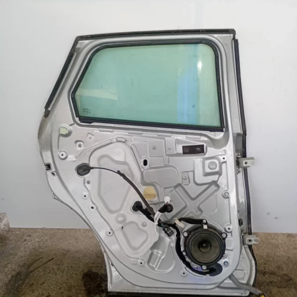Porta posteriore sinistra Renault Captur (2013 – 2017) 1.5 66 KW diesel 821012117R K9K B6