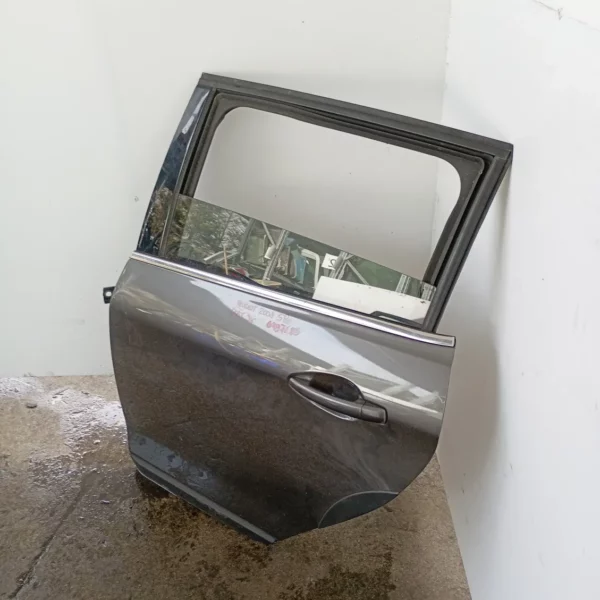 Porta posteriore sinistra Peugeot 2008 2019 1.5 75 KW diesel 9802969780 YH01