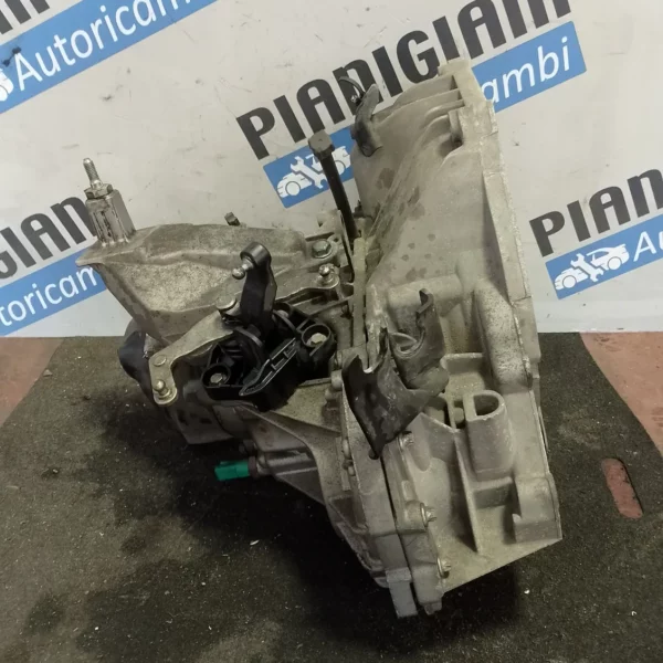 Cambio completo Nissan Micra (2010 – oggi) 1.2 59 KW benzina 3201000Q9H HR12