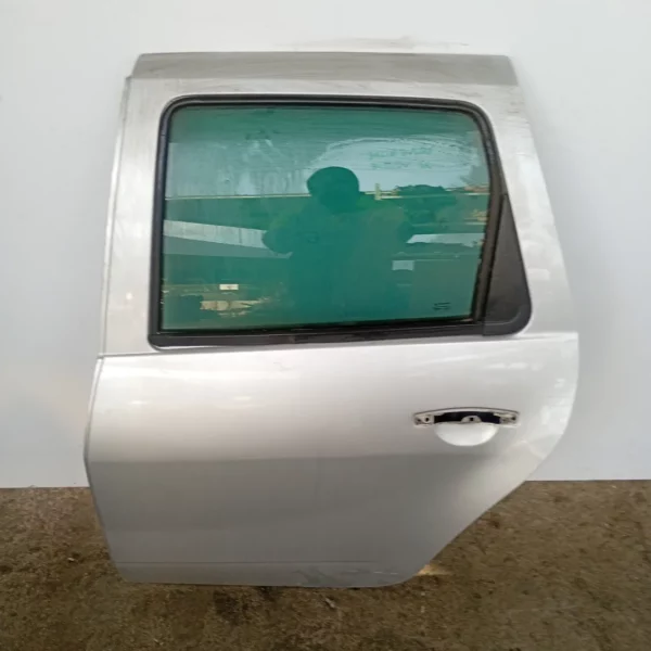 Porta posteriore Dacia DUSTER 2010 821018552R