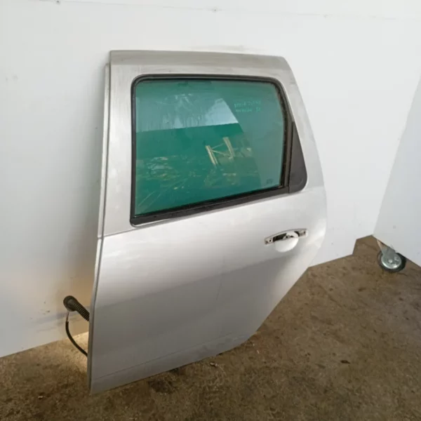 Porta posteriore Dacia DUSTER 2010 821018552R