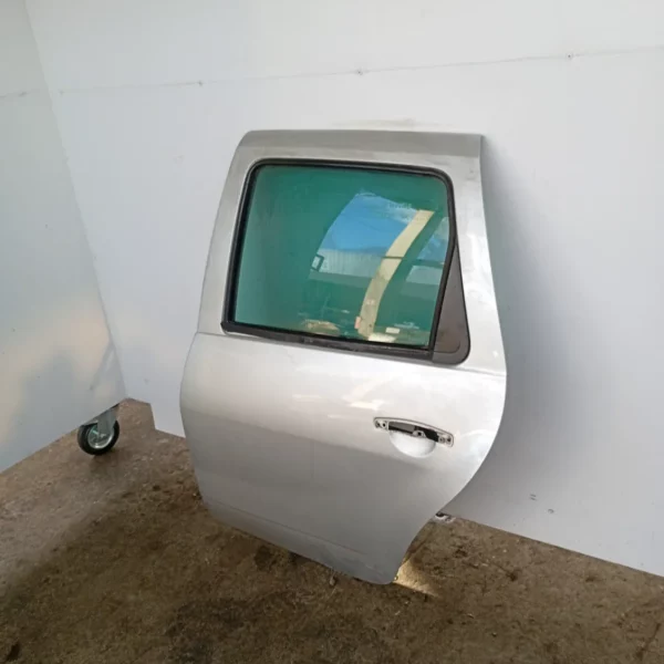 Porta posteriore Dacia DUSTER 2010 821018552R