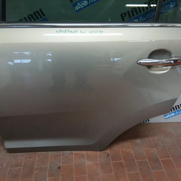 Porta posteriore Kia SPORTAGE 3a Serie 2015 770033W000