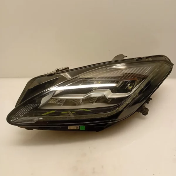 Faro ant. Jaguar E-PACE 2018 J9C5249