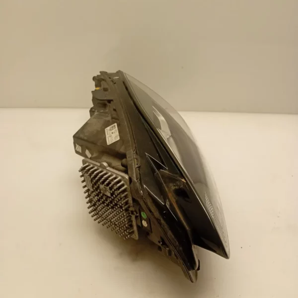 Faro ant. Jaguar E-PACE 2018 J9C5249