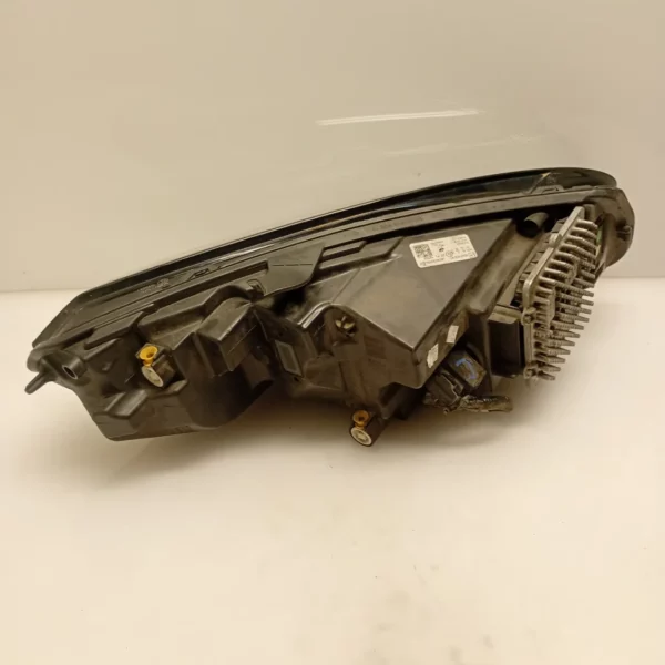 Faro ant. Jaguar E-PACE 2018 J9C5249