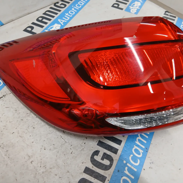 Faro posteriore est. Kia SPORTAGE 3a Serie 2015 924013W610