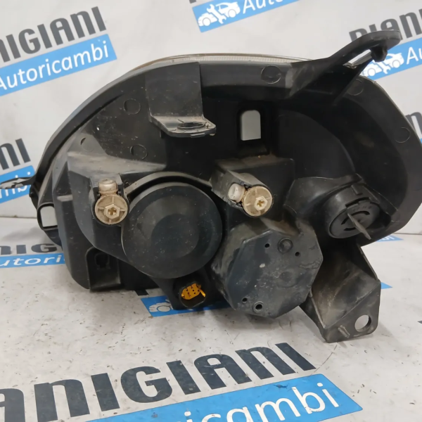 Faro ant. destra Fiat Grande Punto (2005 – 2008) 1.2 48 KW benzina 51840989 188A4000
