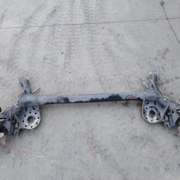 Assale posteriore Toyota Yaris 2012 421100D340