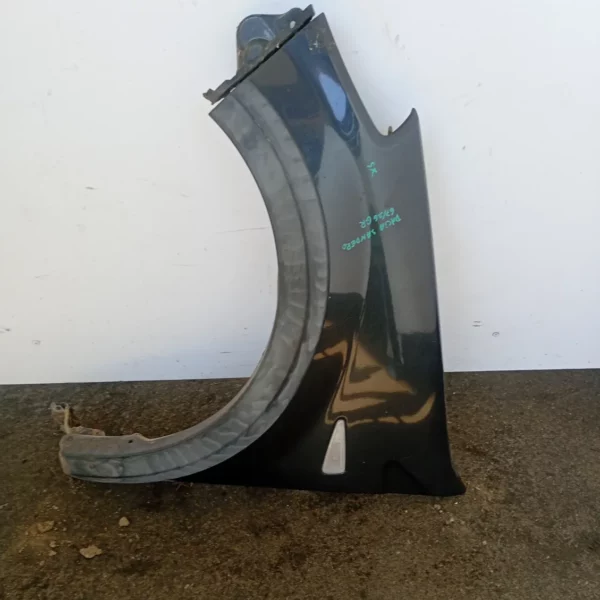 Parafango anteriore sinistra Dacia Sandero (2008 – 2013) 1.5 65 KW diesel 631012289R K9K E8