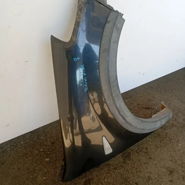 Parafango anteriore destra Dacia Sandero (2008 – 2013) 1.5 65 KW diesel 631005525R K9K E8