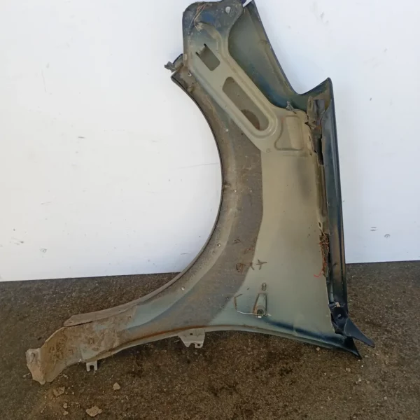 Parafango anteriore destra Dacia Sandero (2008 – 2013) 1.5 65 KW diesel 631005525R K9K E8