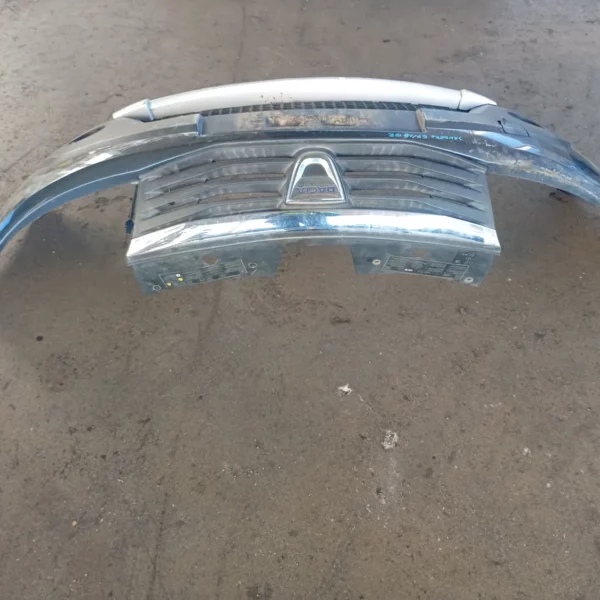 Paraurti anteriore Dacia Sandero (2008 – 2013) 1.5 65 KW diesel 620224790R K9K E8