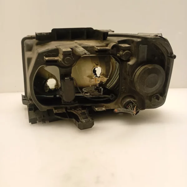 Faro ant. destra Land Rover Freelander (2006 – 2015) 2.2 118 KW LR043981