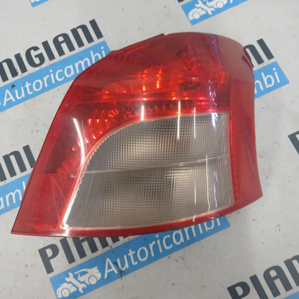 Faro posteriore destra Toyota Yaris (2005 – 2012) 1.0 51 KW benzina 815510D251 1KR FE