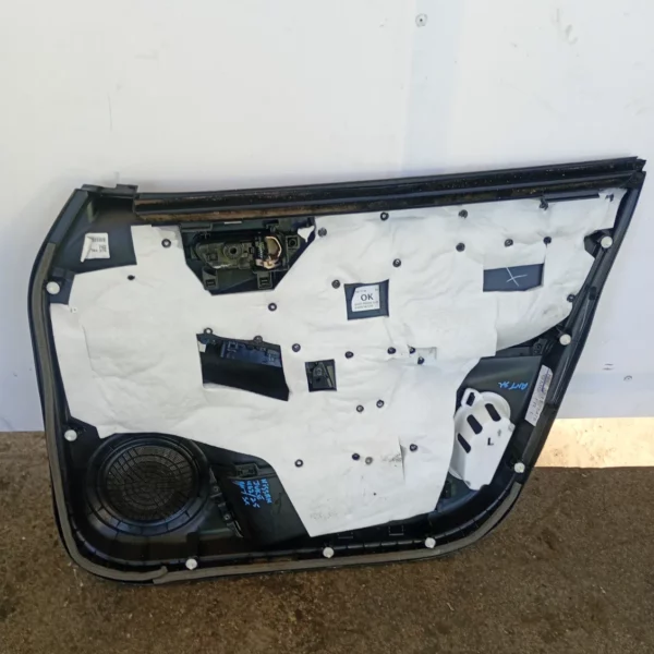 Pannello interno porta anteriore sinistra Nissan Juke (2019 – oggi) 1.0 84 KW benzina HRA0
