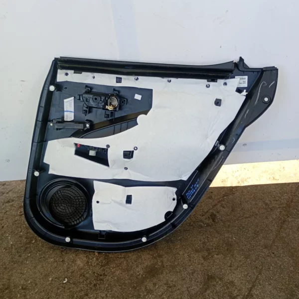 Pannello interno porta posteriore sinistra Nissan Juke (2019 – oggi) 1.0 84 KW benzina 829016PG0A HRA0