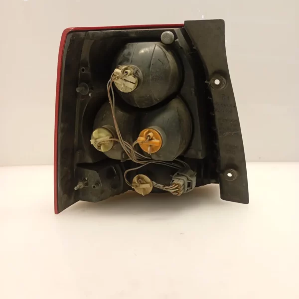 Faro posteriore Land Rover FREELANDER 2007 LR023968