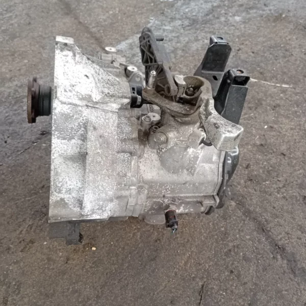 Cambio completo Volkswagen POLO 2012 02T300020R