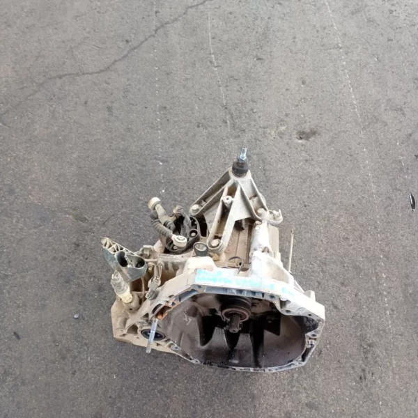 Cambio completo Dacia Sandero (2008 – 2013) 1.5 65 KW diesel 8201180697 K9K E8