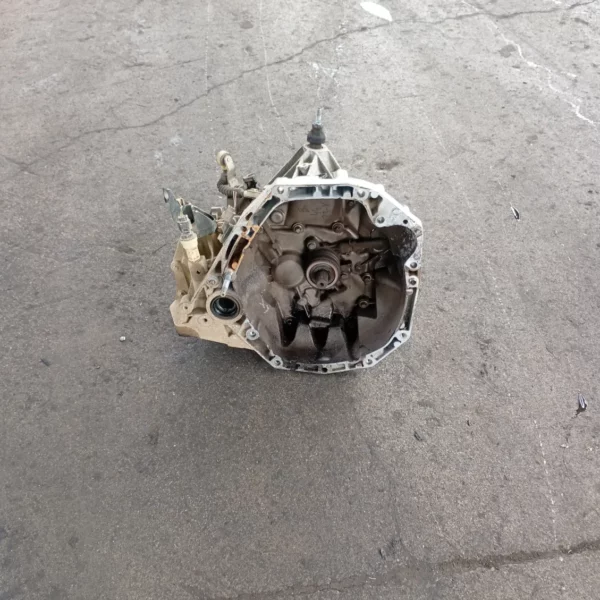 Cambio completo Dacia Sandero (2008 – 2013) 1.5 65 KW diesel 8201180697 K9K E8