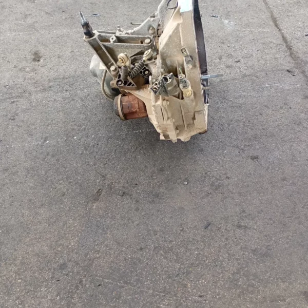 Cambio completo Dacia Sandero (2008 – 2013) 1.5 65 KW diesel 8201180697 K9K E8