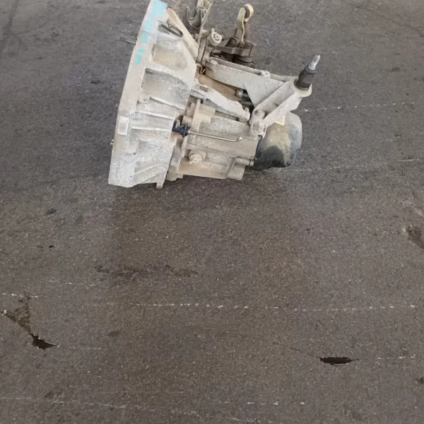 Cambio completo Dacia Sandero (2008 – 2013) 1.5 65 KW diesel 8201180697 K9K E8