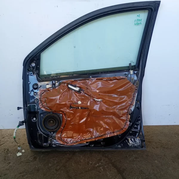 Porta anteriore destra Toyota Yaris (2001 – 2005) 1.0 48 KW benzina 670010D100 1SZ FE