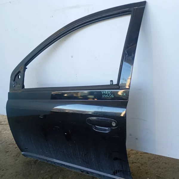 Porta anteriore sinistra Toyota Yaris (2001 – 2005) 1.0 48 KW benzina 670020D100 1SZ FE