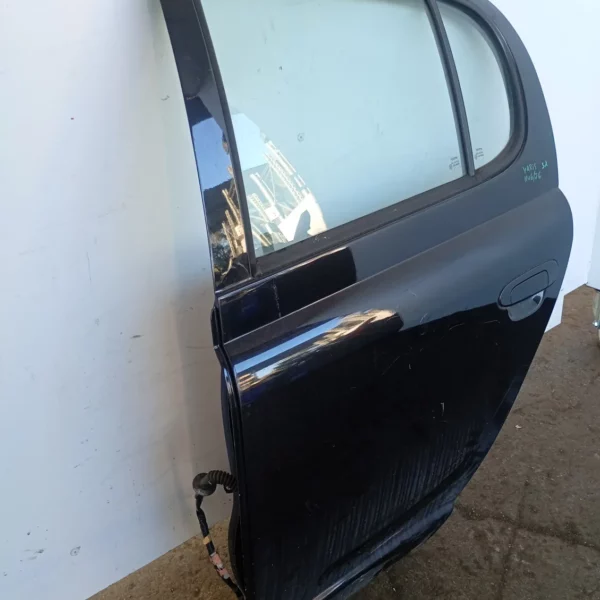 Porta posteriore sinistra Toyota Yaris (2001 – 2005) 1.0 48 KW benzina 670040D090 1SZ FE