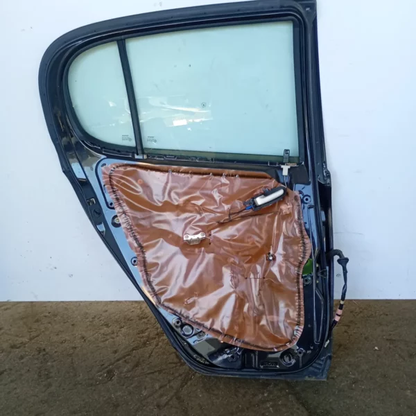 Porta posteriore sinistra Toyota Yaris (2001 – 2005) 1.0 48 KW benzina 670040D090 1SZ FE