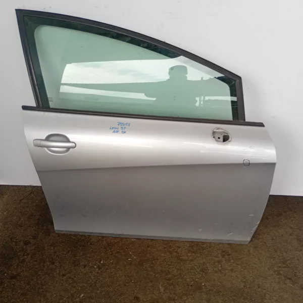 Porta anteriore Seat LEON 2009 1P0831056A