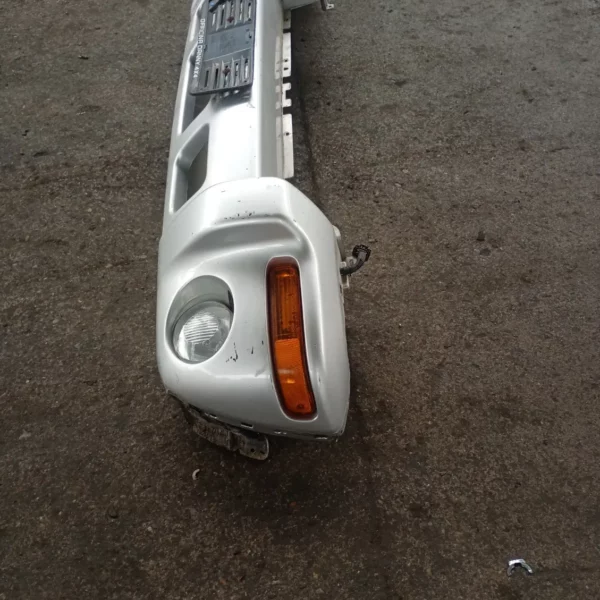 Paraurti anteriore Jeep Cherokee (2001 – 2004) K05066606AC 45RFE