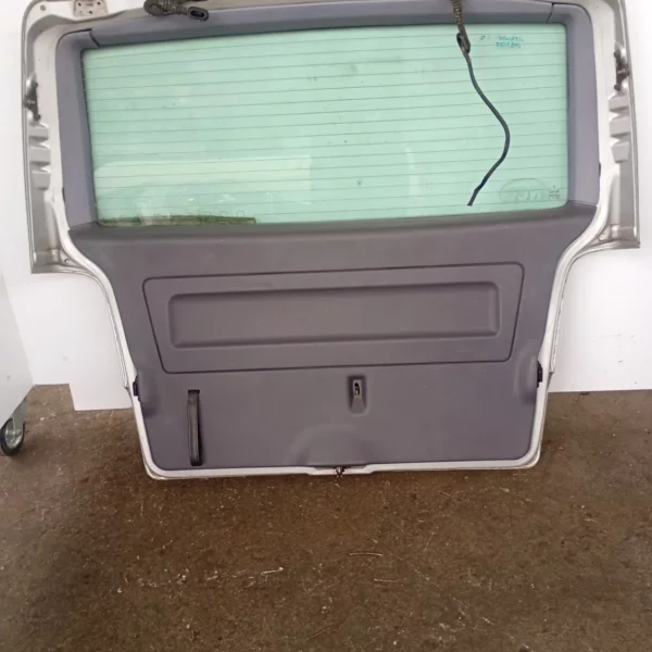 Portellone post. Mercedes benz Vito (1996 – 2003) 2.2 90 KW diesel A6387401002 611980