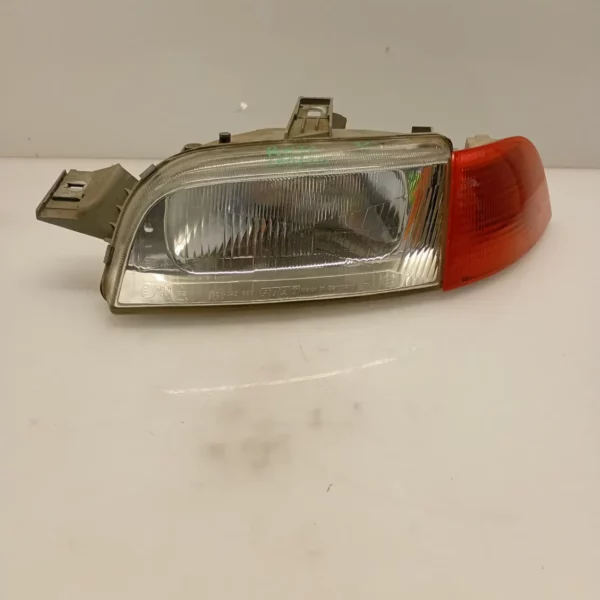 Faro ant. sinistra Fiat Punto 1a Serie (1993 – 1999) 1.1 40 KW benzina 46402650 176B2.000