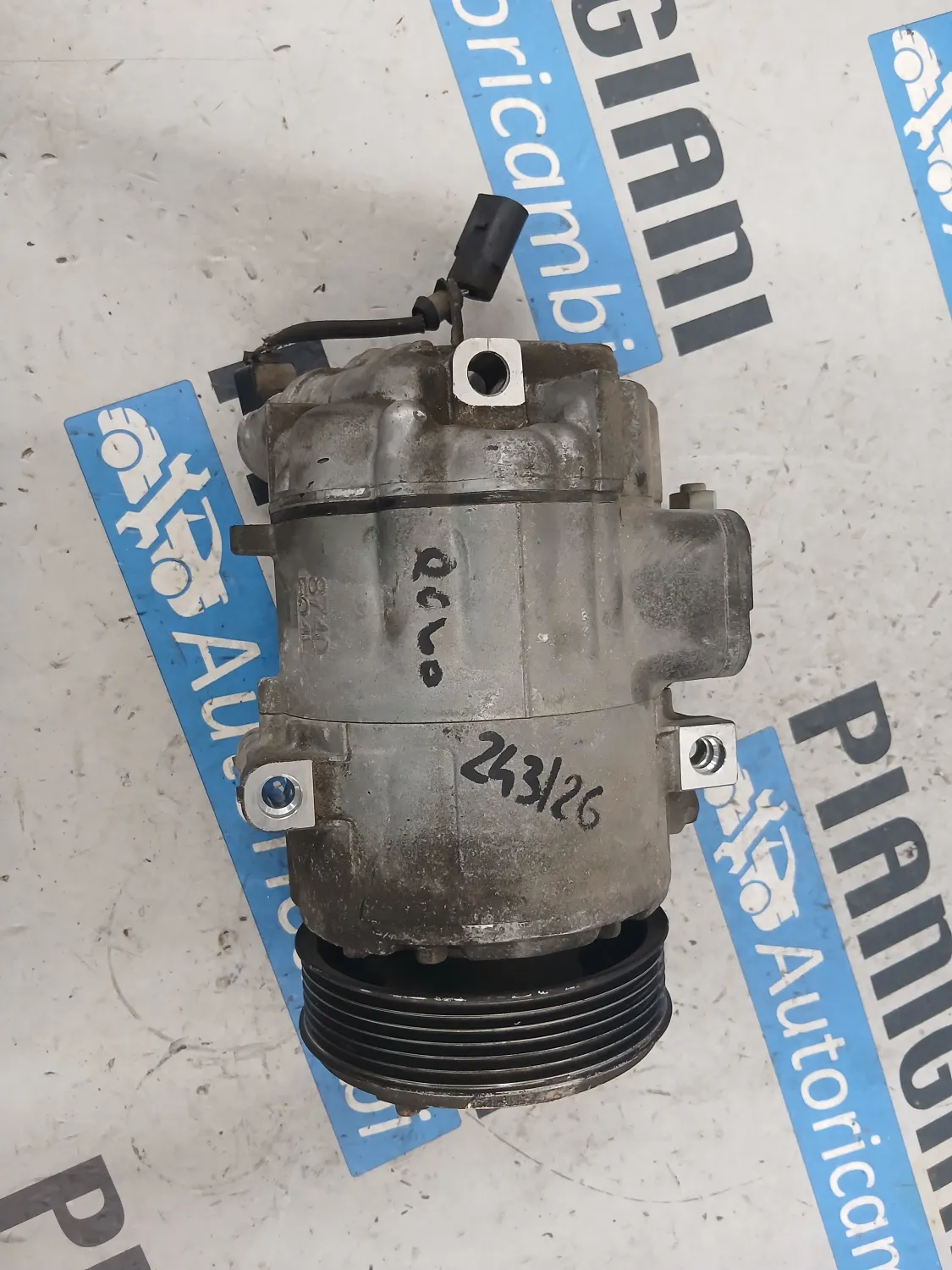 Compressore a/c Volkswagen POLO 2006 6Q0820808G