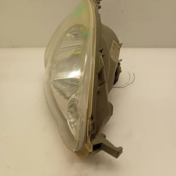 Faro ant. destra Toyota Yaris (2001 – 2005) 1.0 48 KW benzina 811300D080 1SZ FE