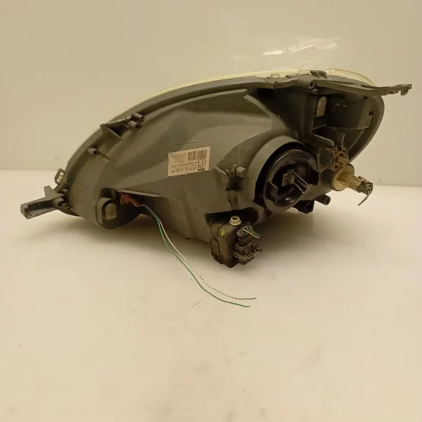 Faro ant. destra Toyota Yaris (2001 – 2005) 1.0 48 KW benzina 811300D080 1SZ FE