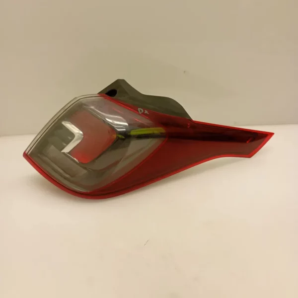 Faro posteriore est. destra Opel Crossland X 2020 1.5 75 KW diesel DV5RD