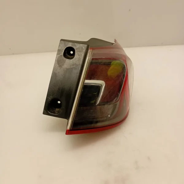 Faro posteriore est. destra Opel Crossland X 2020 1.5 75 KW diesel DV5RD