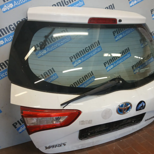 Portellone post. Toyota Yaris (2017 – 2021) 1.5 54 KW 670050D590 1NZ