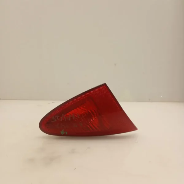 Faro posteriore int. sinistra Alfa Romeo 147 (2000 – 2006) 1.9 85 KW diesel 46556346 937A2000