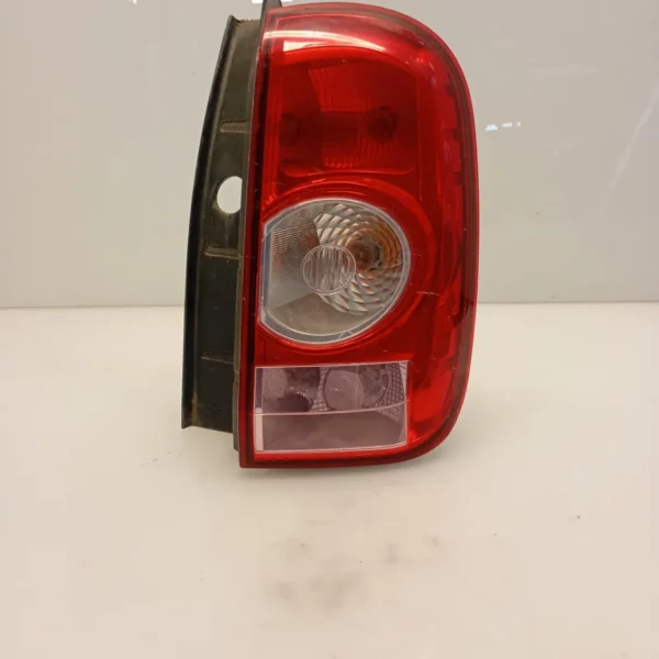 Faro posteriore Dacia DUSTER 2011 265500033R