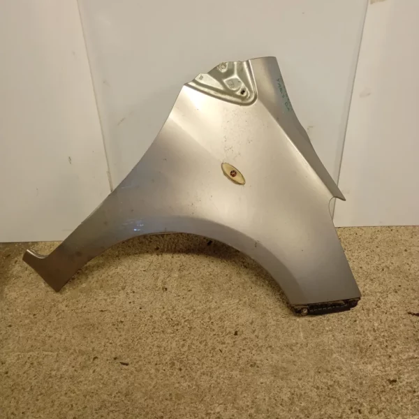 Parafango anteriore destra Toyota Yaris (2005 – 2012) 1.0 51 KW benzina 5381152210 1KR FE