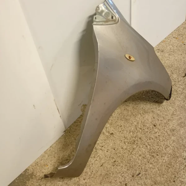 Parafango anteriore destra Toyota Yaris (2005 – 2012) 1.0 51 KW benzina 5381152210 1KR FE