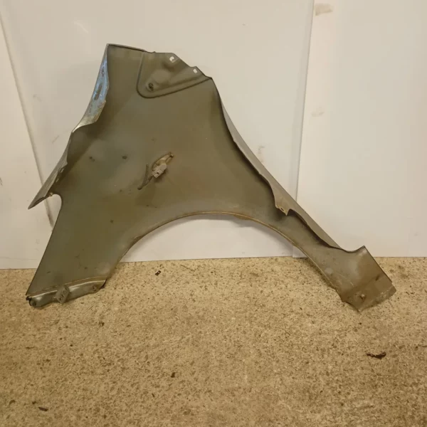 Parafango anteriore destra Toyota Yaris (2005 – 2012) 1.0 51 KW benzina 5381152210 1KR FE