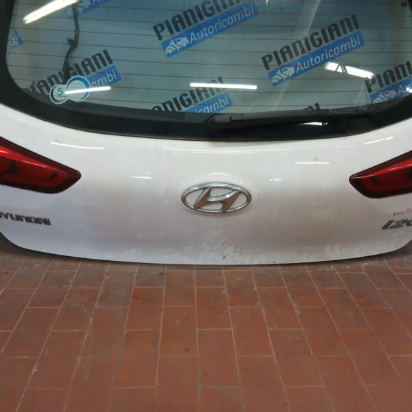 Portellone post. Hyundai I20 (2014 – 2019) 1.3 55 KW benzina 73700C8010 G4LA