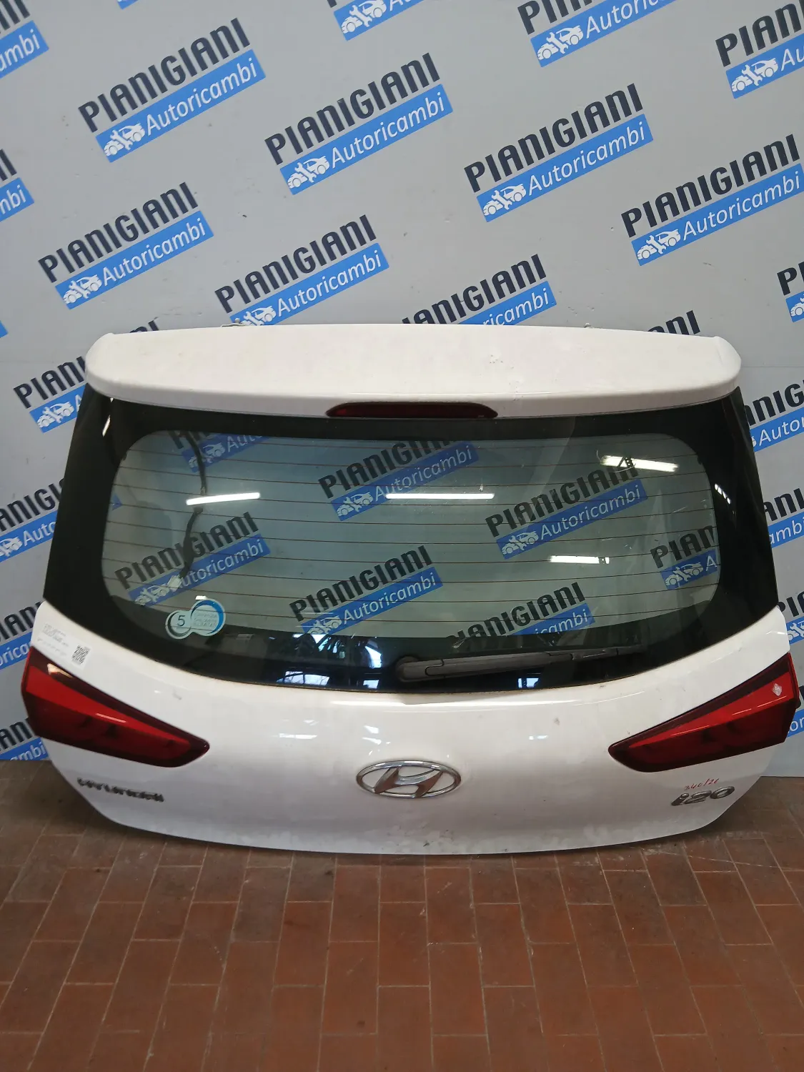 Portellone post. Hyundai I20 (2014 – 2019) 1.3 55 KW benzina 73700C8010 G4LA