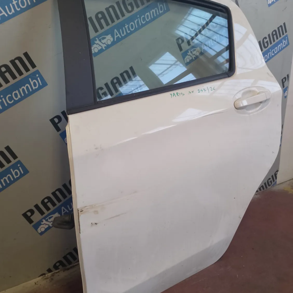 Porta posteriore sinistra Toyota Yaris (2017 – 2021) 1.5 54 KW 670040D550 1NZ