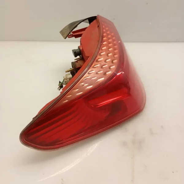 Faro posteriore sinistra Peugeot 407 (2004 – 2012) 2.7 150 KW diesel 6350Y1 UHZ